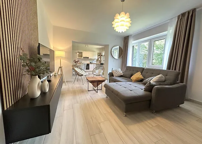Summer Green Apartment