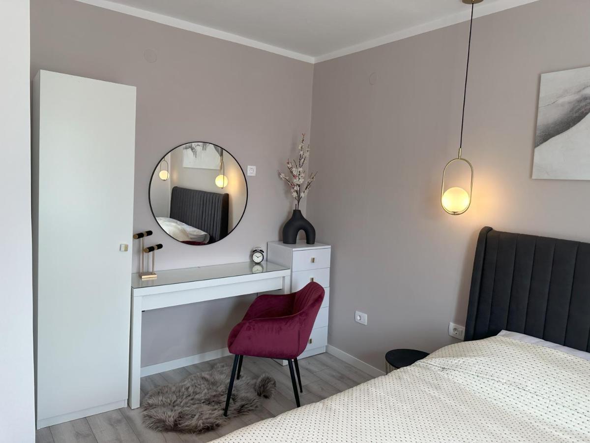 Summer Apartment Nedescina
